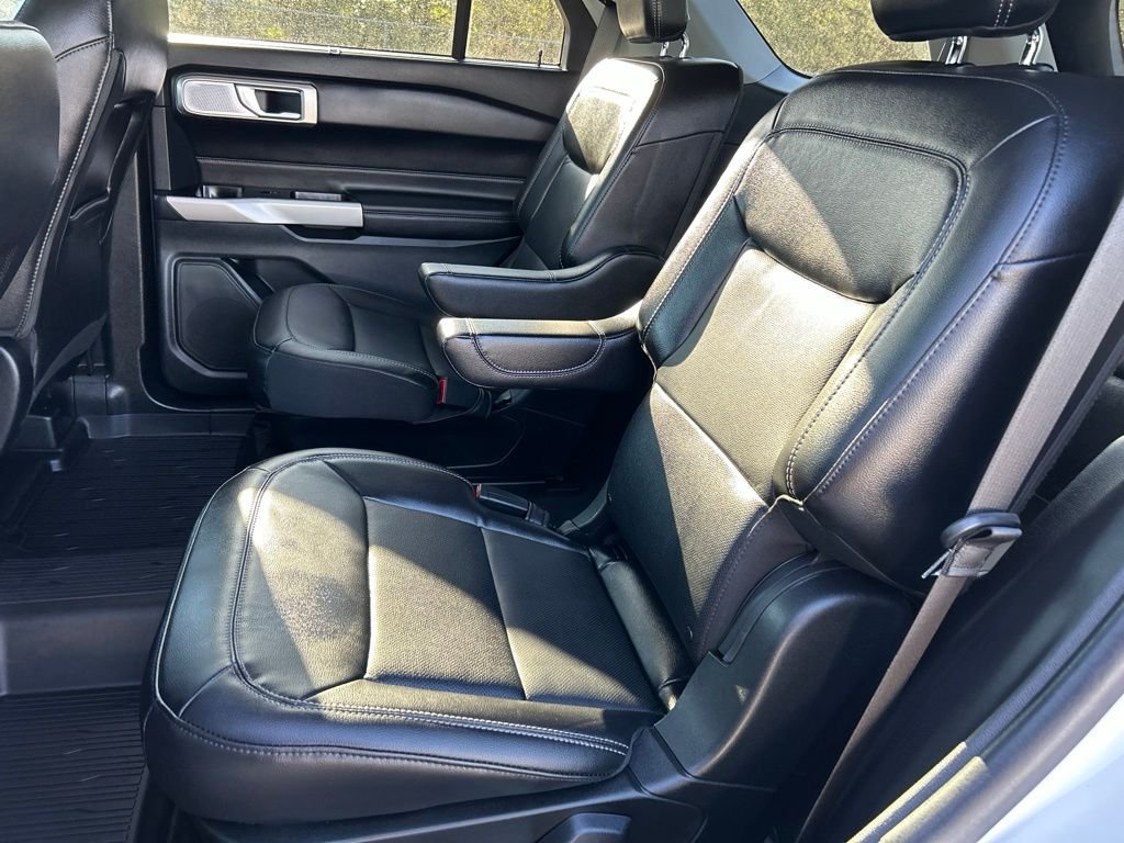 Used 2024 White Metallic Ford Limited image 35