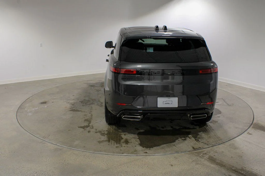 New 2026  Land Rover Dynamic SE image 4