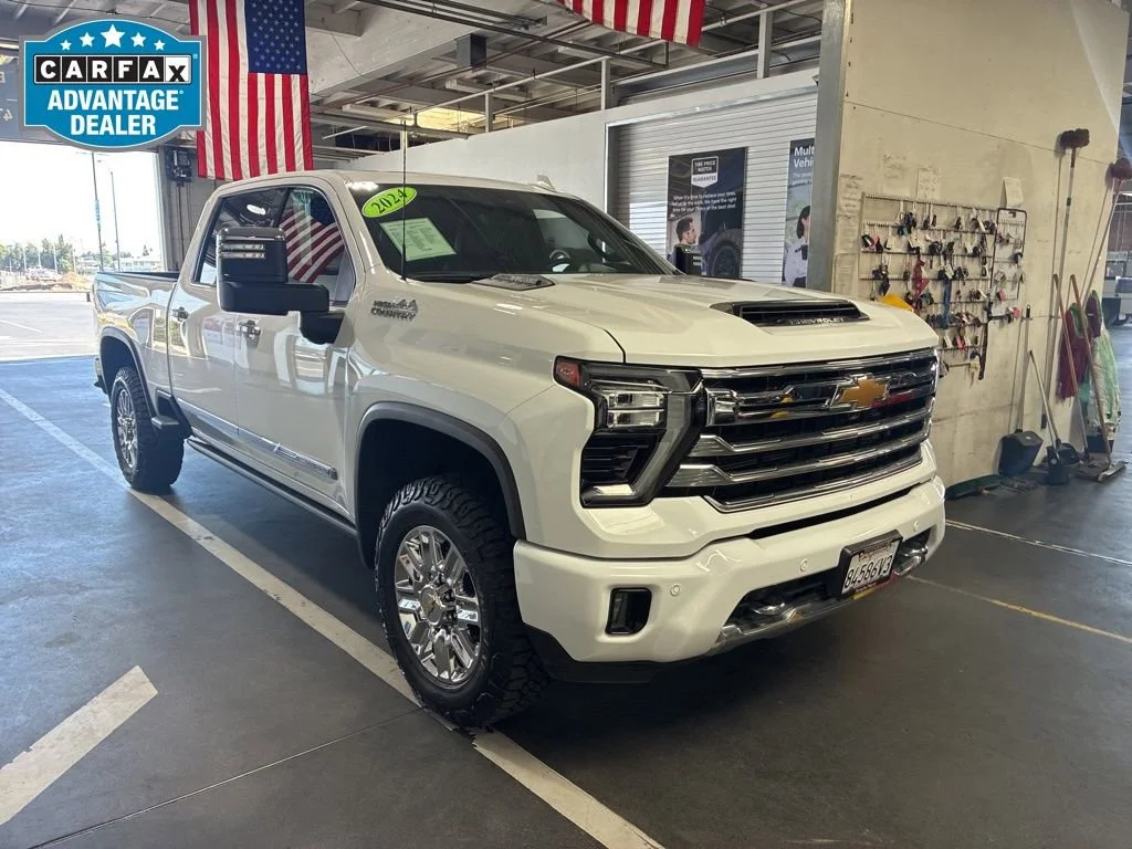 2024 Chevrolet Silverado HD High Country 4WD Crew Cab Standard Box's photo