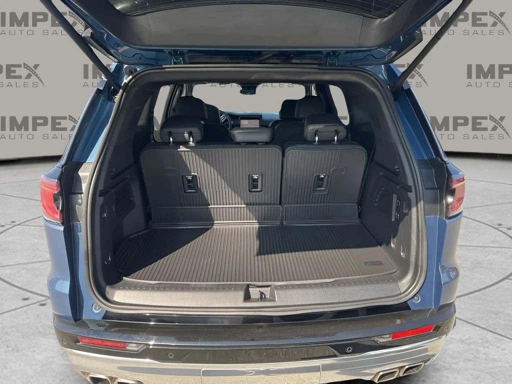 Used 2024 Blue GMC Denali image 28