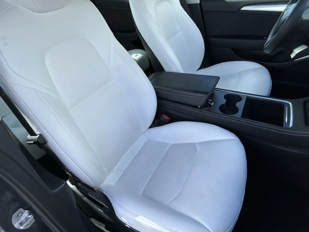 Used 2023  Tesla Base image 10