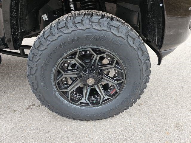 New 2026 Diamond Black Crystal Pearlcoat Ram Big Horn image 9