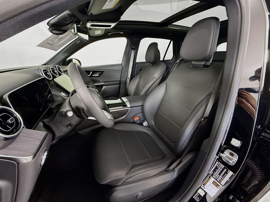 Used 2026 Black Mercedes-Benz GLC 300 image 5