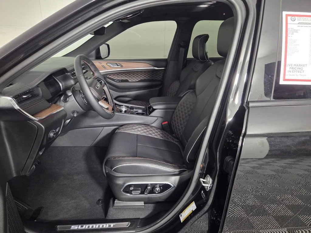 2025 Jeep Grand Cherokee Summit - Photo 8