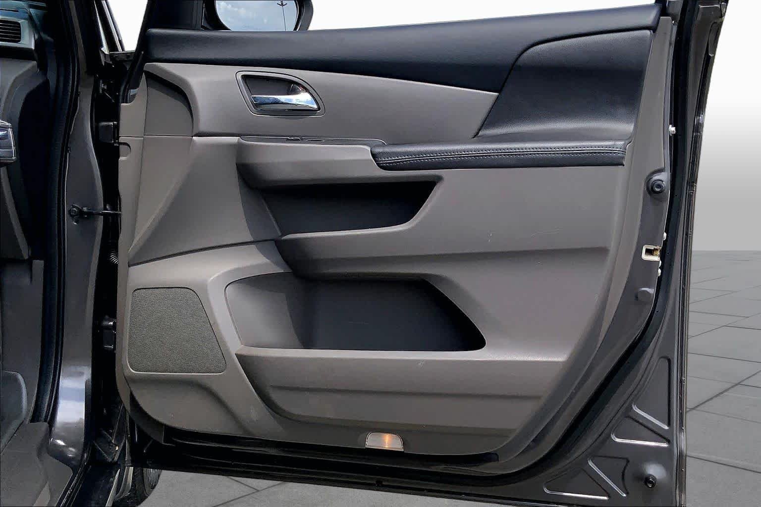 Used 2016  Honda EX-L image 22