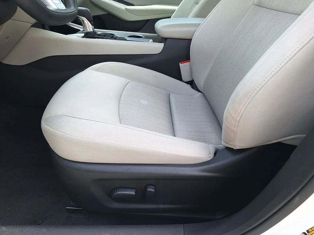 Used 2024 White Nissan 2.5 SV image 30