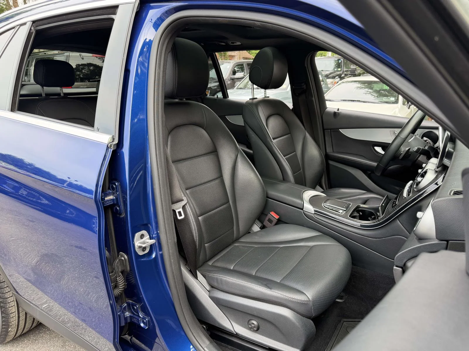 Used 2021 Blue Mercedes-Benz GLC 300 image 8