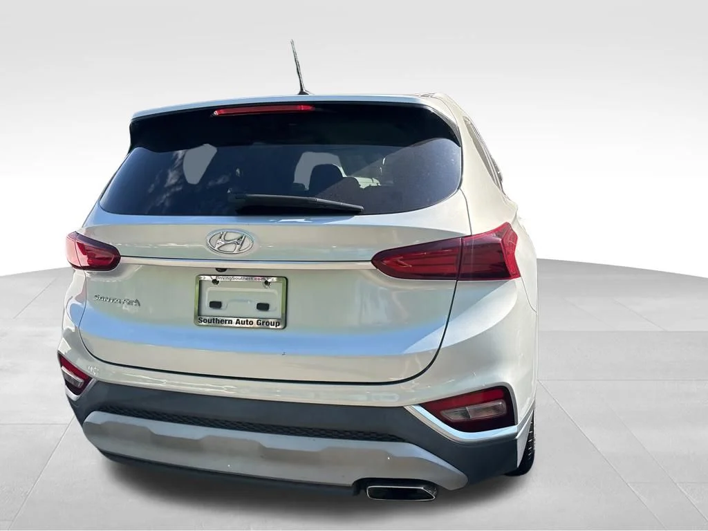Used 2020 Silver Hyundai SE image 11