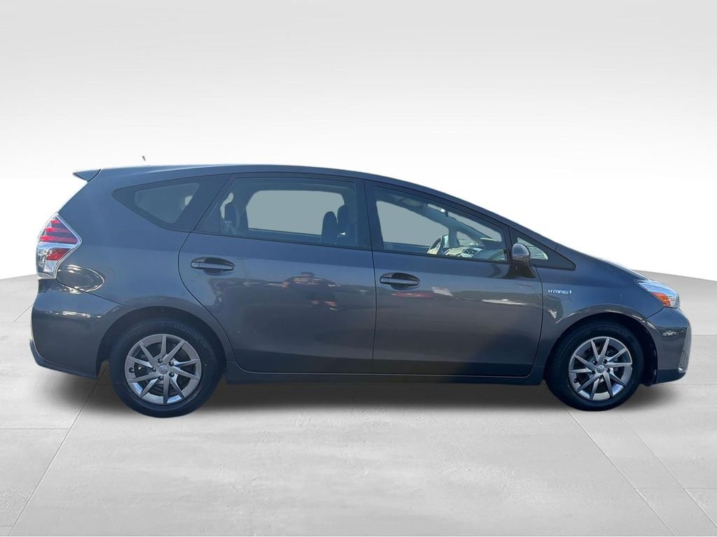 Used 2016 Gray Toyota Three image 6