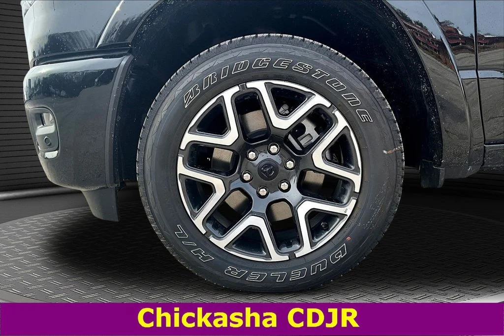 New 2026 Diamond Black Crystal Pearl-Coat Exterior Paint RAM Laramie image 12