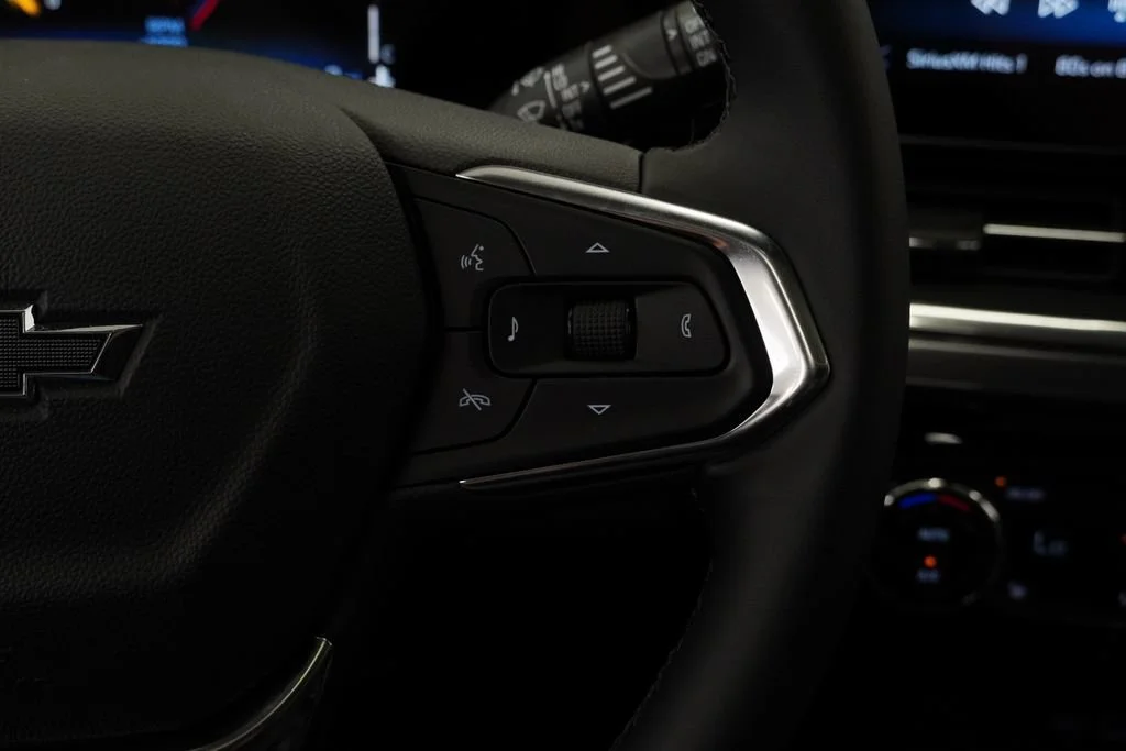 New 2026 Mosaic Black Metallic Chevrolet ACTIV image 20
