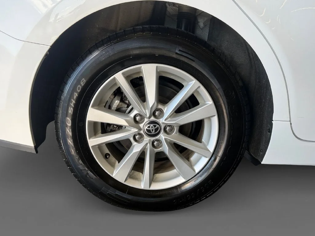 Used 2025 White Toyota LE image 11
