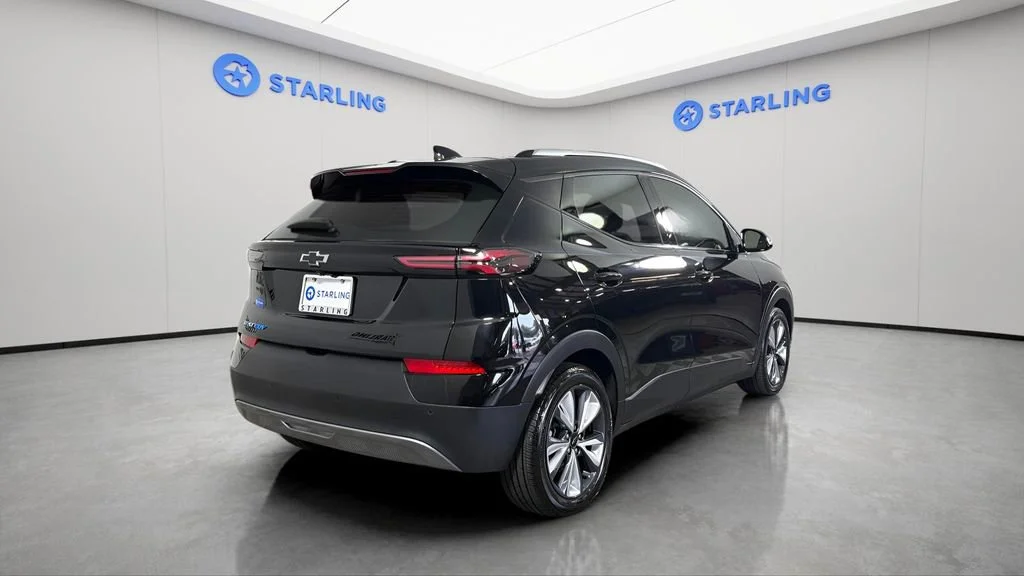 Used 2023 Mosaic Black Metallic Chevrolet LT image 8