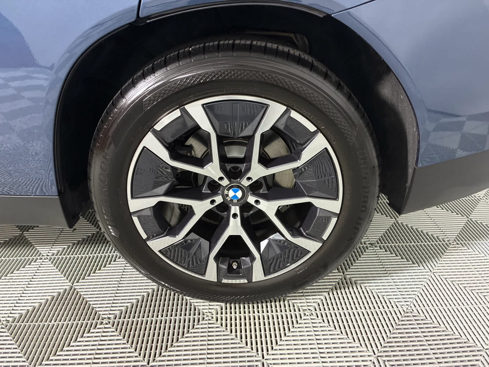 New 2026 Tanzanite Blue II Metallic BMW 30 xDrive image 11