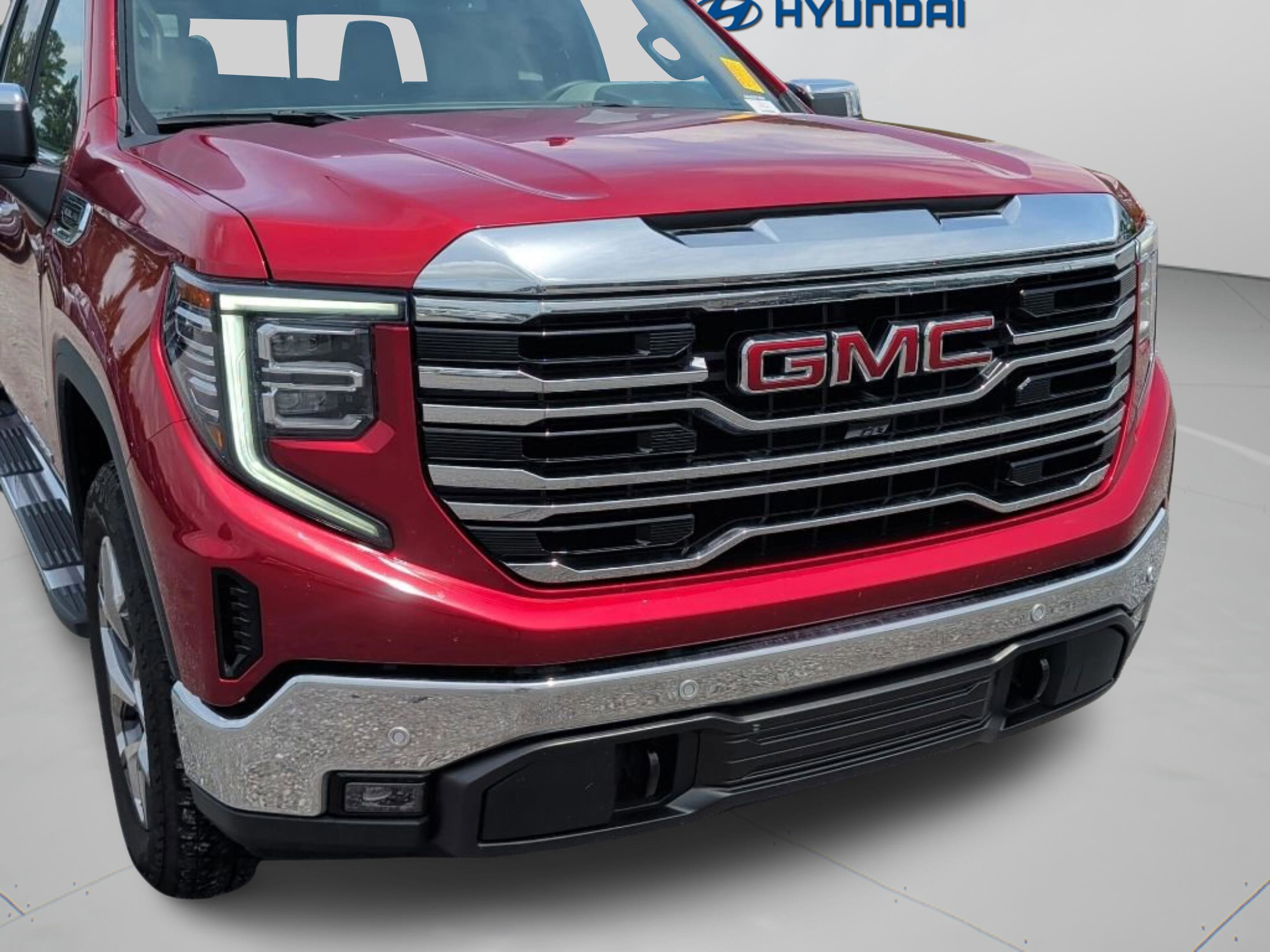 Used 2025 Volcanic Red Tintcoat GMC SLT image 44