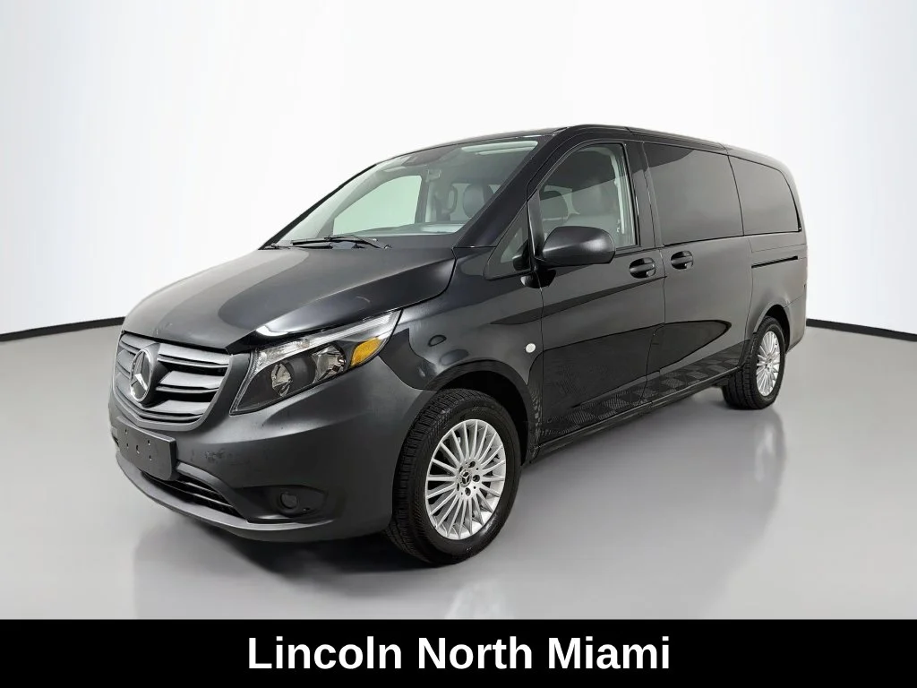 2023 Mercedes-Benz Metris Passenger Van