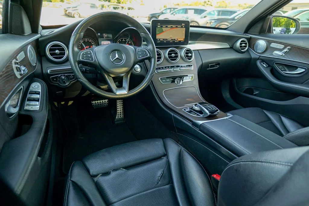 Used 2018 Polar White Mercedes-Benz C 300 image 38