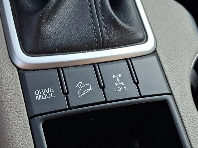 Used 2017 Silver Kia LX image 22