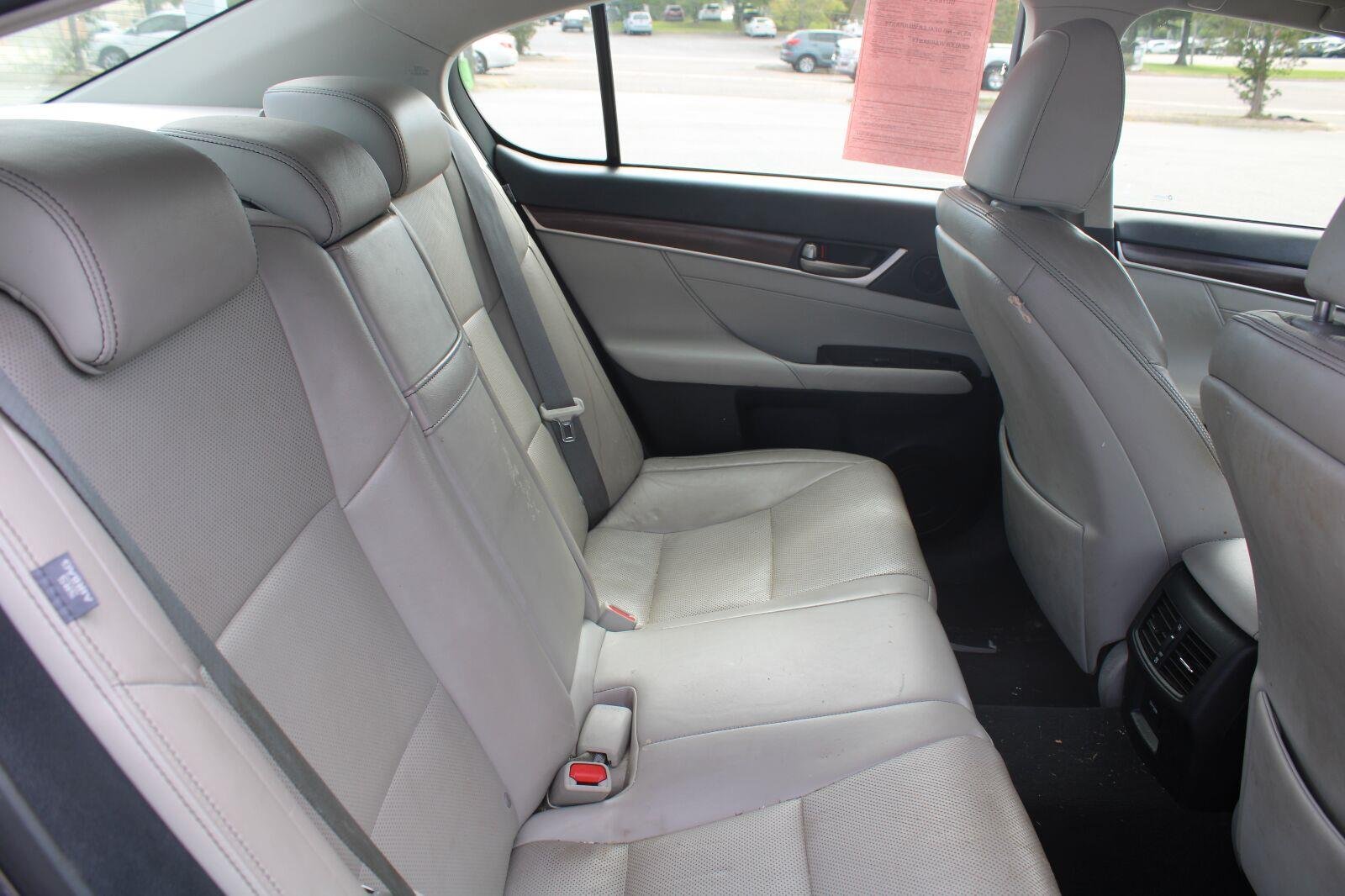 Used 2014 Nebula Gray Pearl Lexus 4dr Sdn RWD image 5