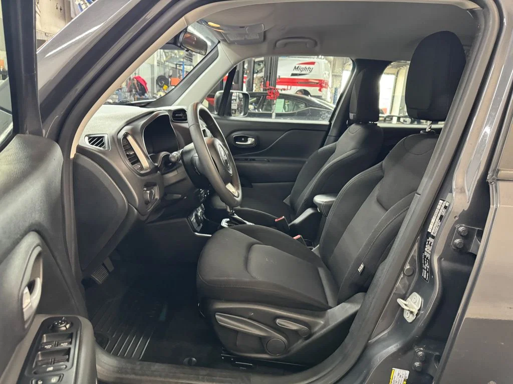 Used 2023 Gray Jeep Latitude image 16
