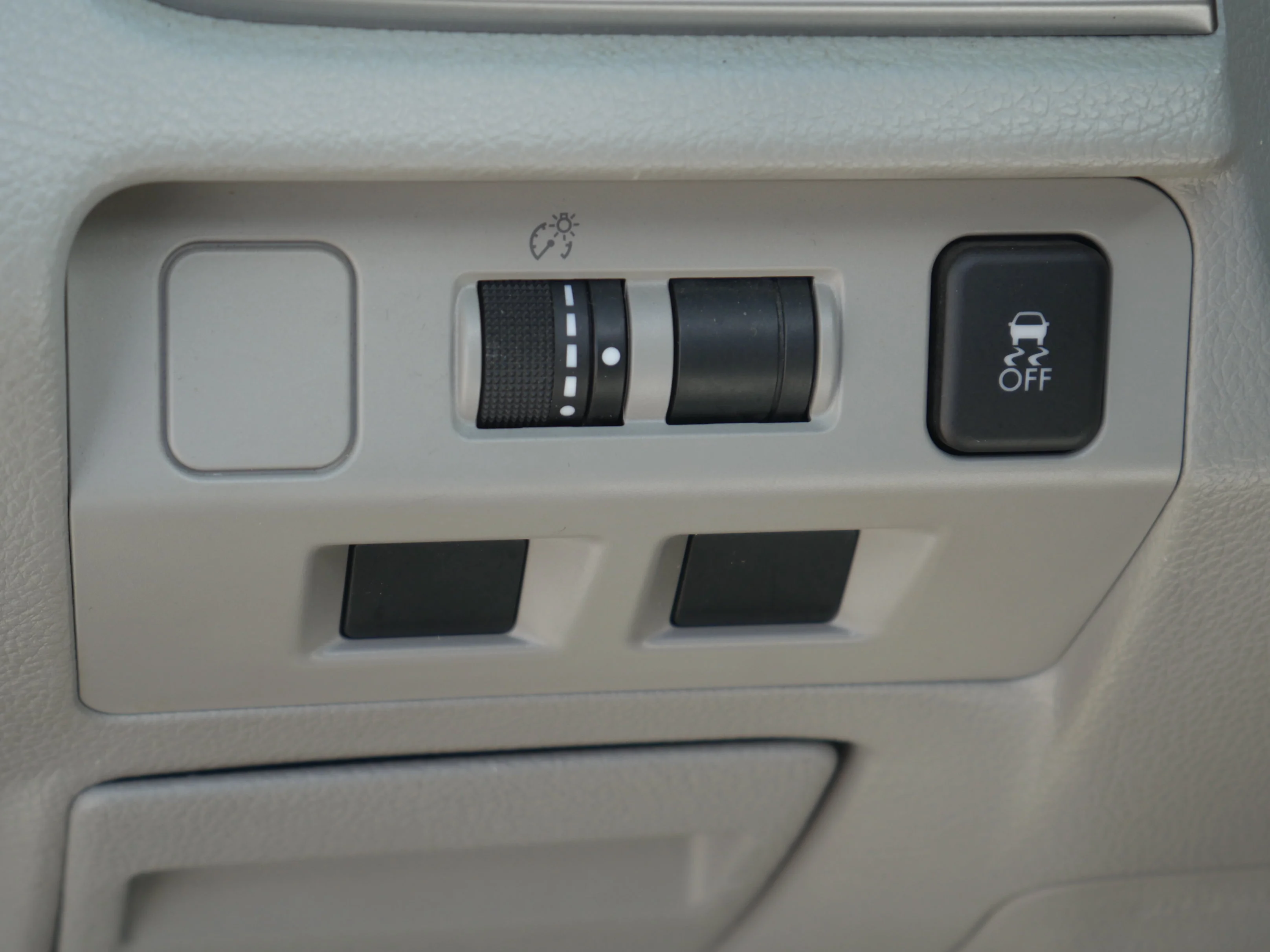 Used 2017 Crystal White Pearl Subaru Premium image 6