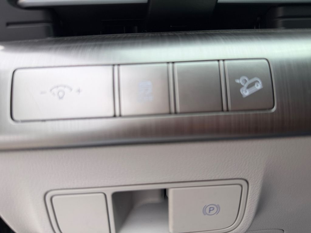 Used 2024 Green Hyundai SEL image 30