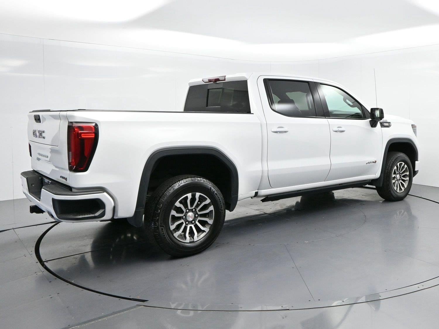 Used 2023 SUMMIT WHITE GMC AT4 image 7
