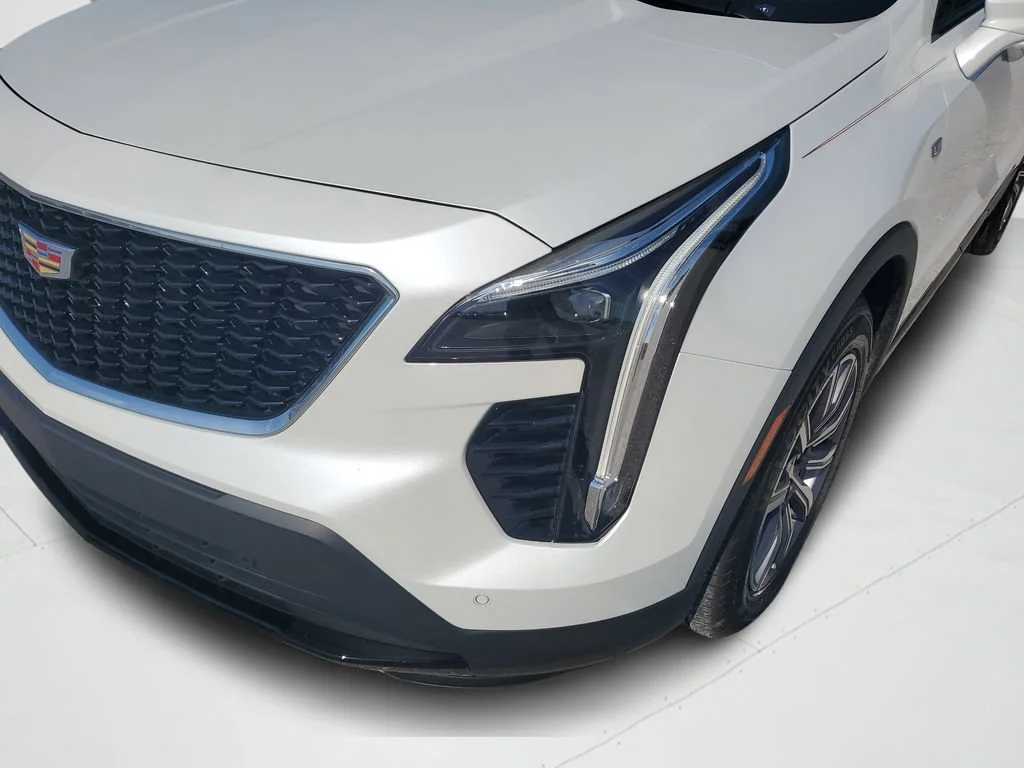Used 2023 Crystal White Tricoat Cadillac Sport image 23