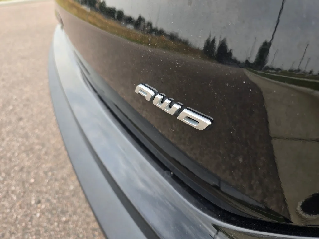 Used 2022 Agate Black Metallic Ford SEL image 11