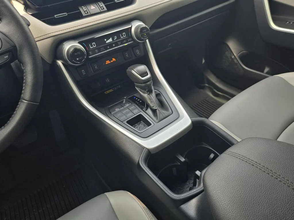 Used 2024 Silver Sky Metallic Toyota XLE Premium image 16