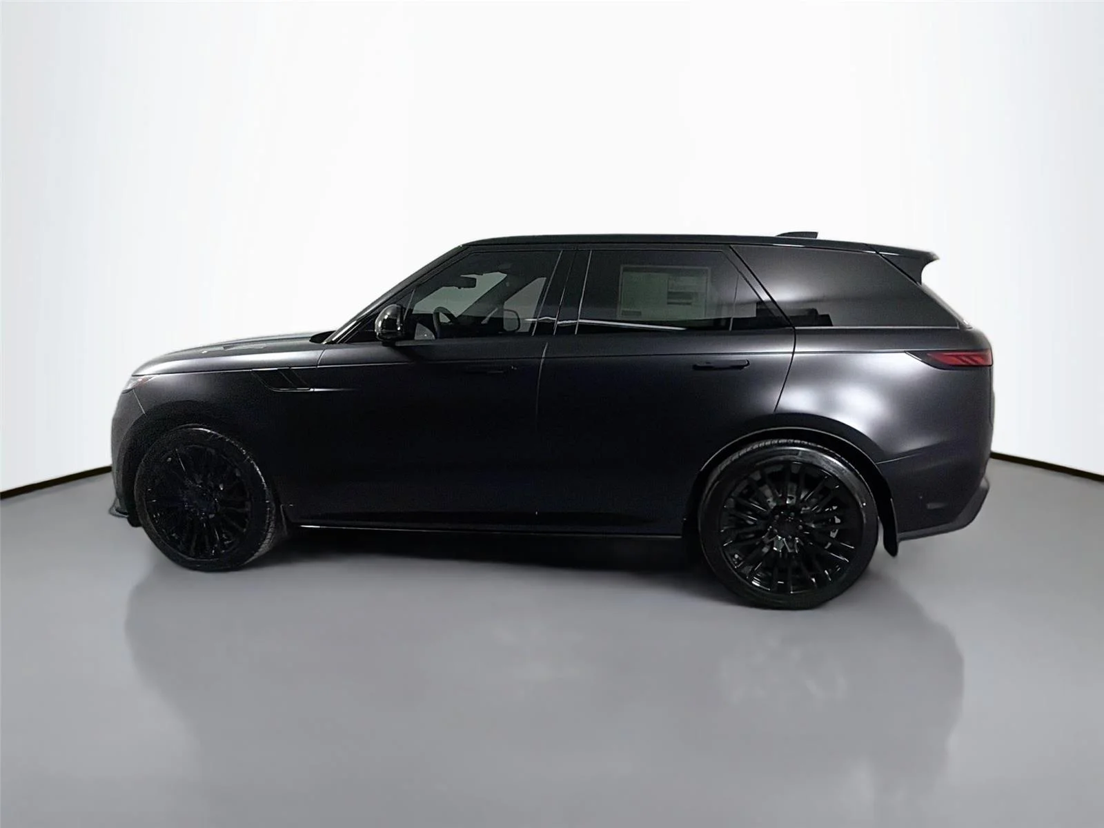 New 2026 Narvik Black #2 Land Rover SV Black V8 P635 image 8
