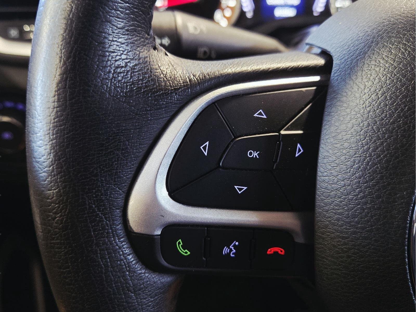 Used 2020 Sting-Gray Clearcoat Jeep Latitude image 14