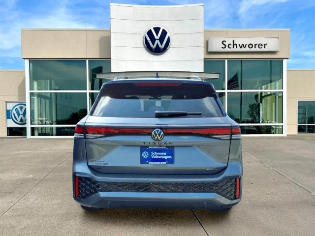 New 2026 Platinum Gray Metallic Volkswagen SE R-Line Black 4Motion image 6