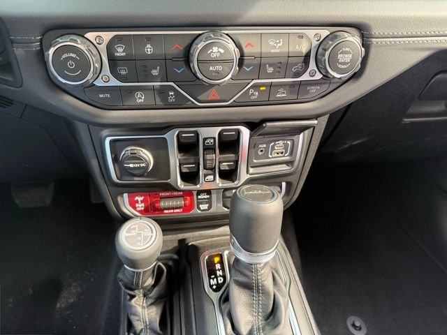 New 2026 Hydro Blue Pearlcoat Jeep Rubicon image 24