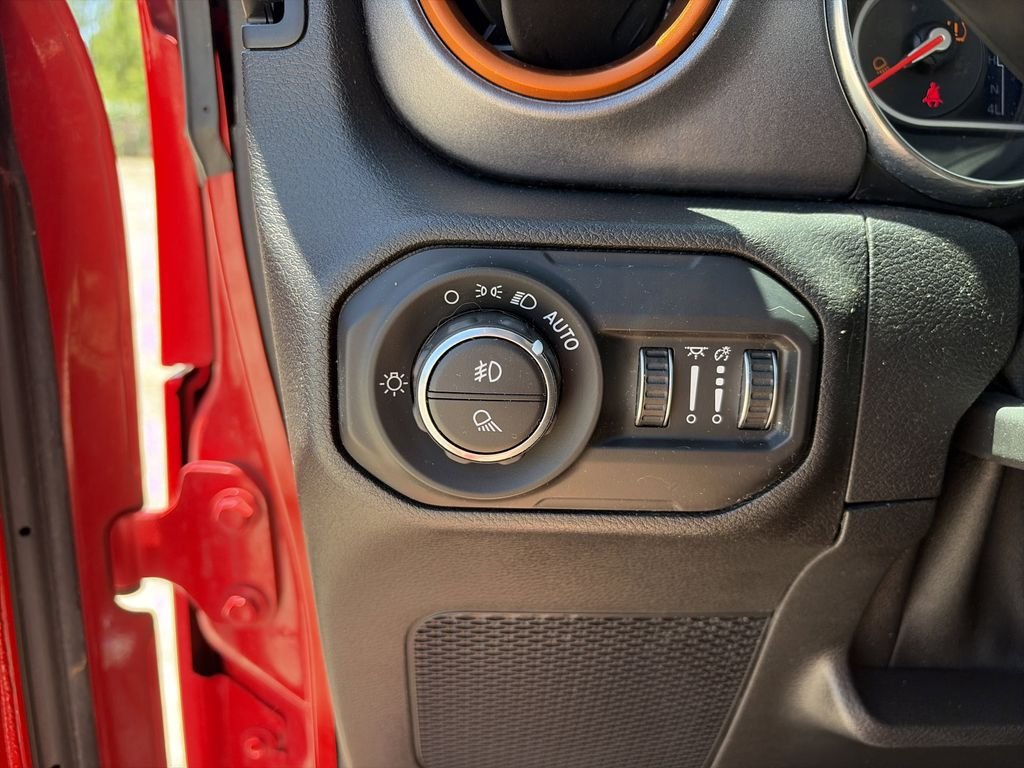 Used 2021 Red Jeep Mojave image 19