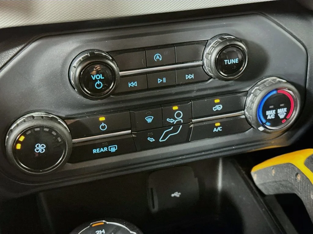 Used 2022 Gray Ford Badlands image 17