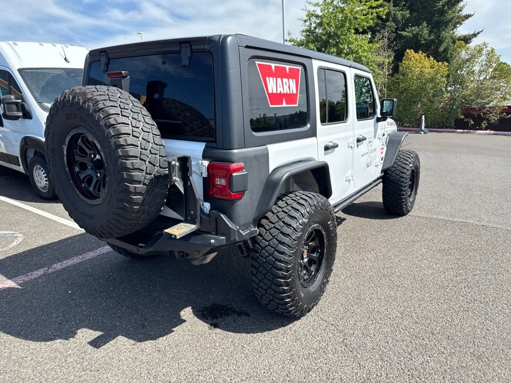 Used 2018 Bright White Clearcoat Jeep Unlimited Rubicon image 10