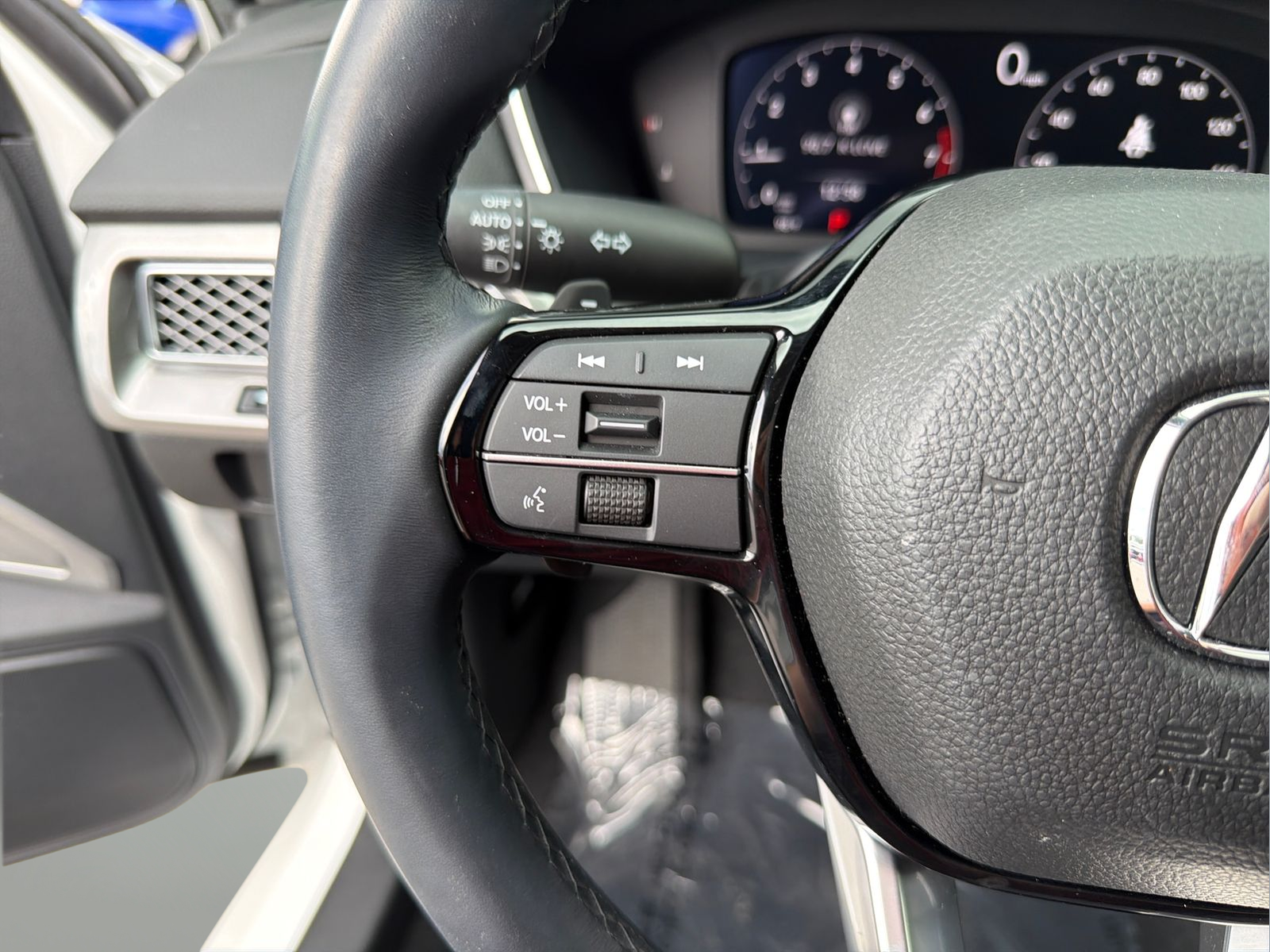 Used 2024 Platinum White Pearl Acura Base image 13