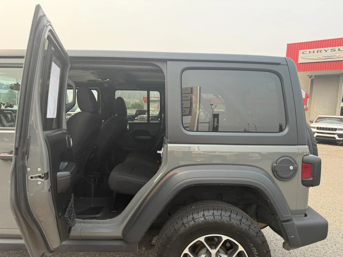 Used 2019 Grey Jeep Sport image 14