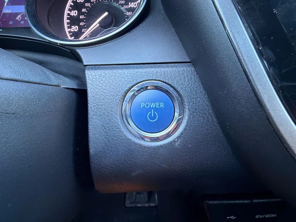 Used 2020 Beige Toyota XLE image 13