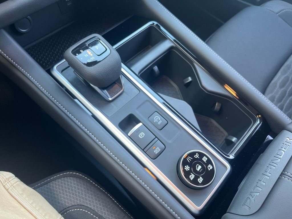 2026 Nissan Pathfinder SV - Photo 21