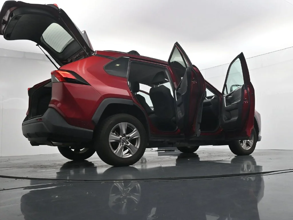 Used 2022 Red Toyota XLE image 28