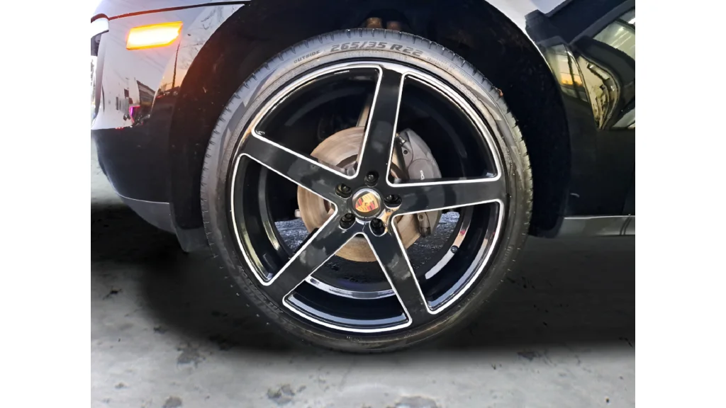 Used 2018  Porsche Base image 36