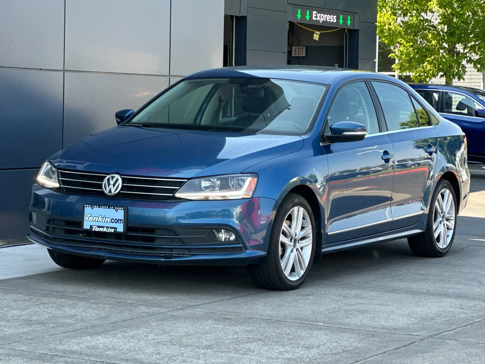 Used 2017 Blue Volkswagen 1.8T SEL image 8