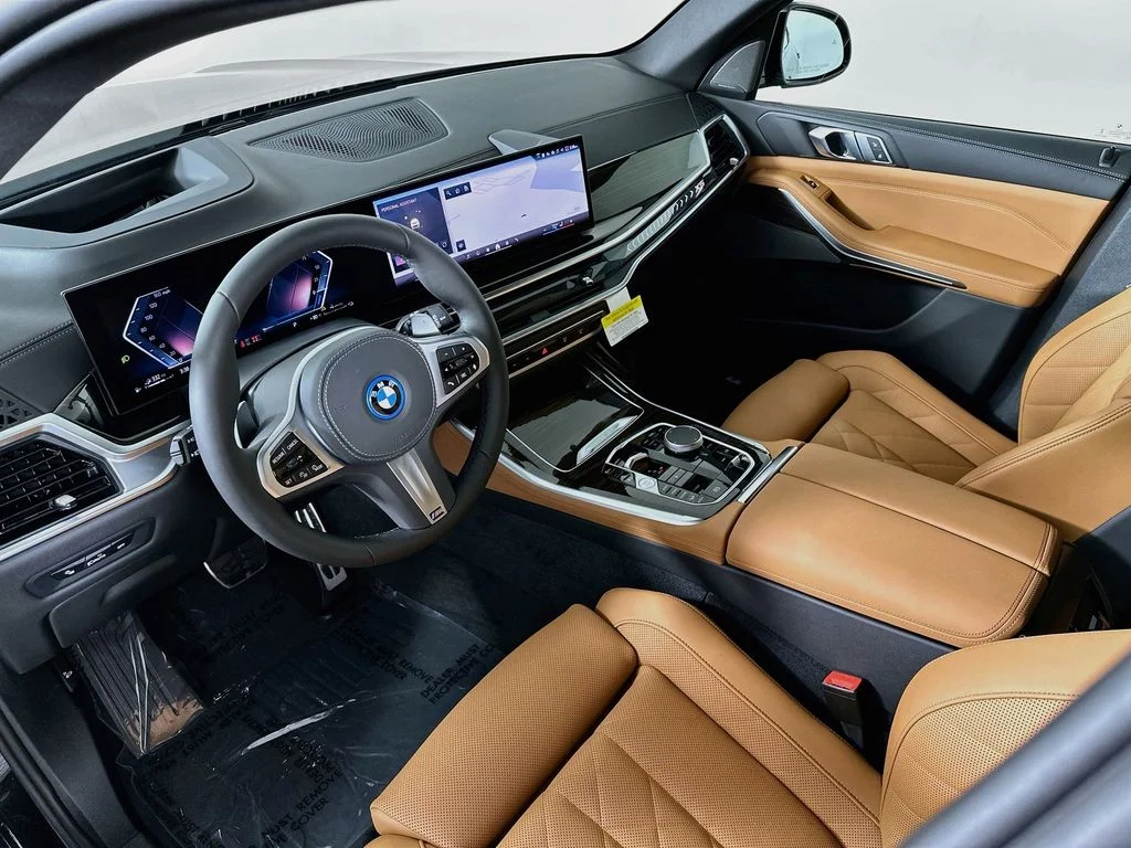New 2026 Black Sapphire Metallic BMW xDrive50e image 10