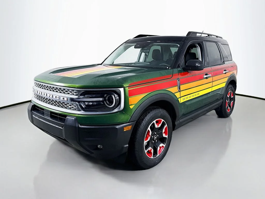 Certified Used 2025 Eruption Green Metallic Ford Free Wheeling image 10