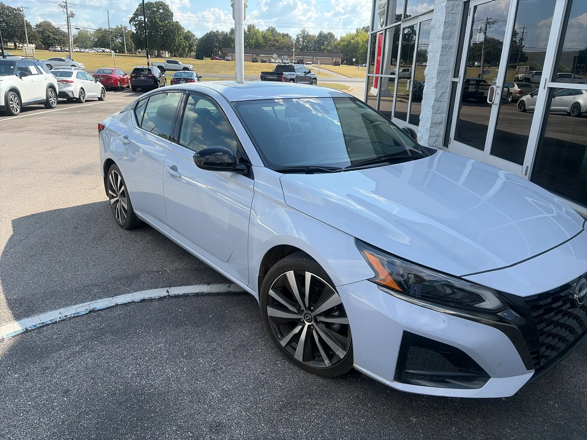 Used 2024 BLUE Nissan 2.5 SR image 2