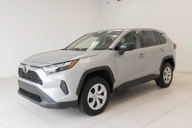 Used 2025 Silver Toyota LE image 22