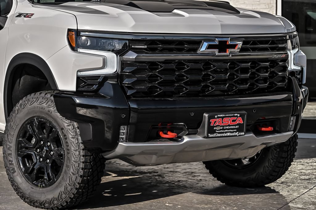 New 2026 Summit White Chevrolet ZR2 image 3