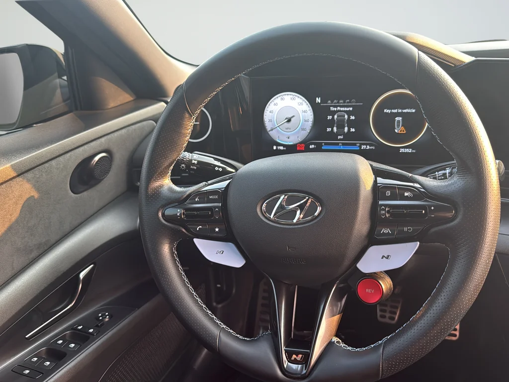 Used 2022 Black Hyundai Base image 34